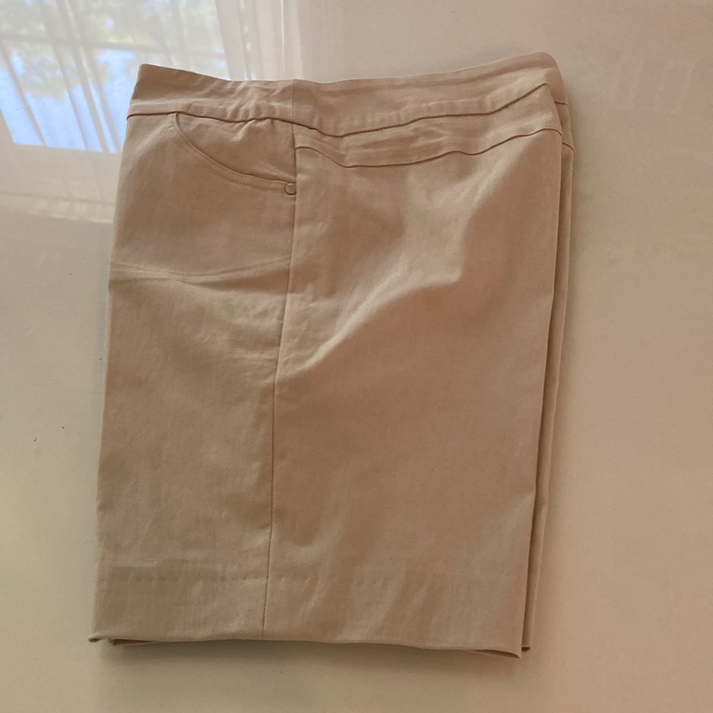 Tribal Pull On Shorts 7” Inseam Size 2